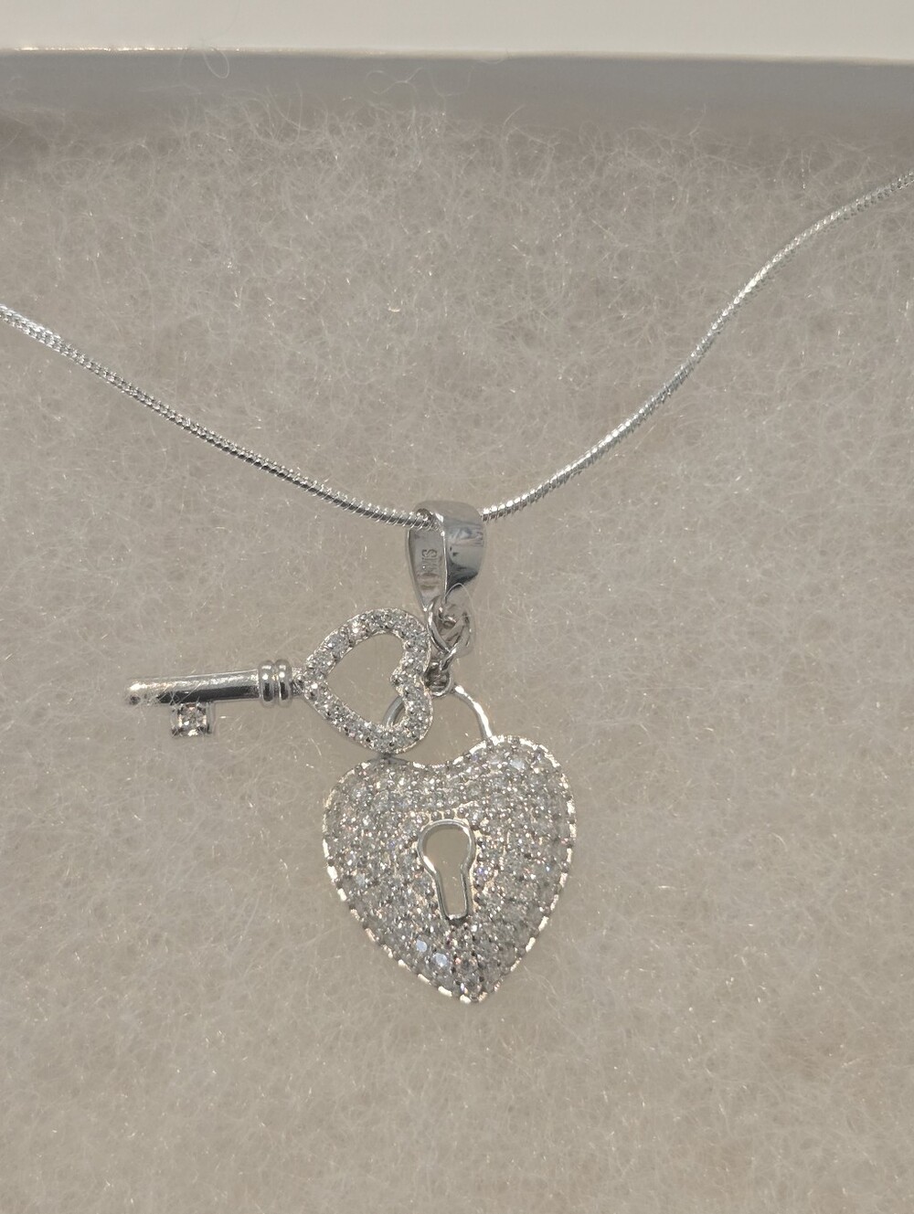 Moissanite 2 carat 925 Sterling Silver Key to my Heart Necklace